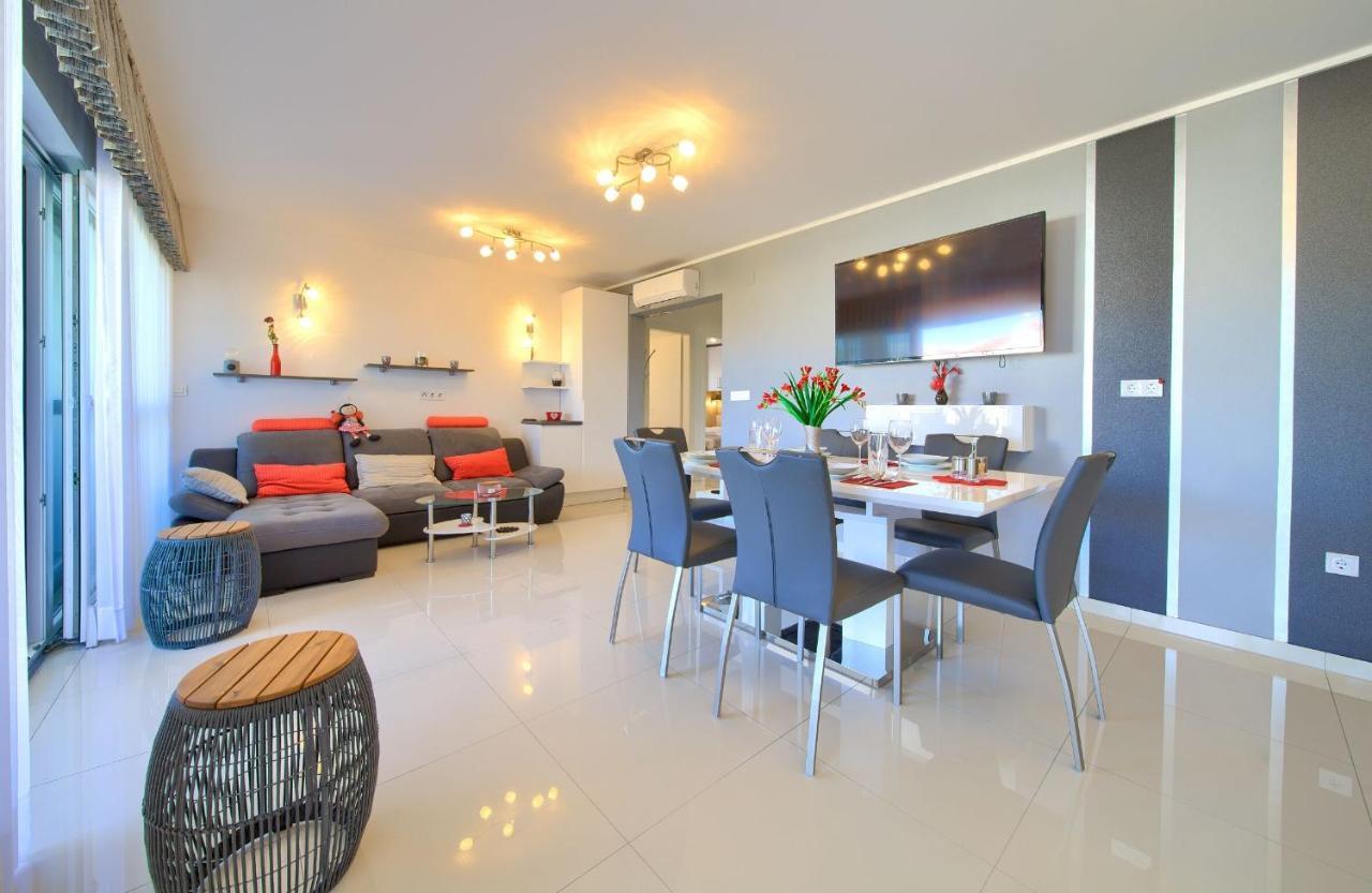 Apartment Crystal Aura Malinska Esterno foto