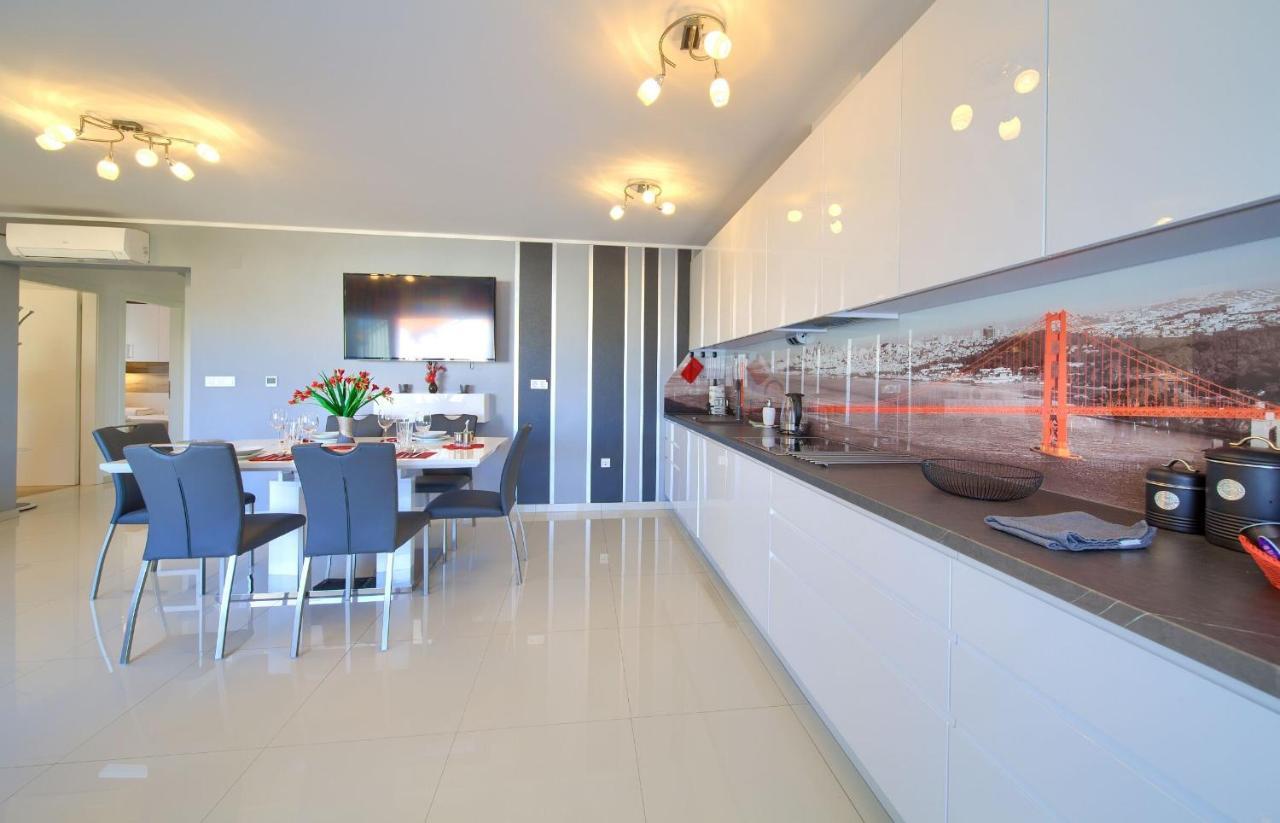 Apartment Crystal Aura Malinska Esterno foto