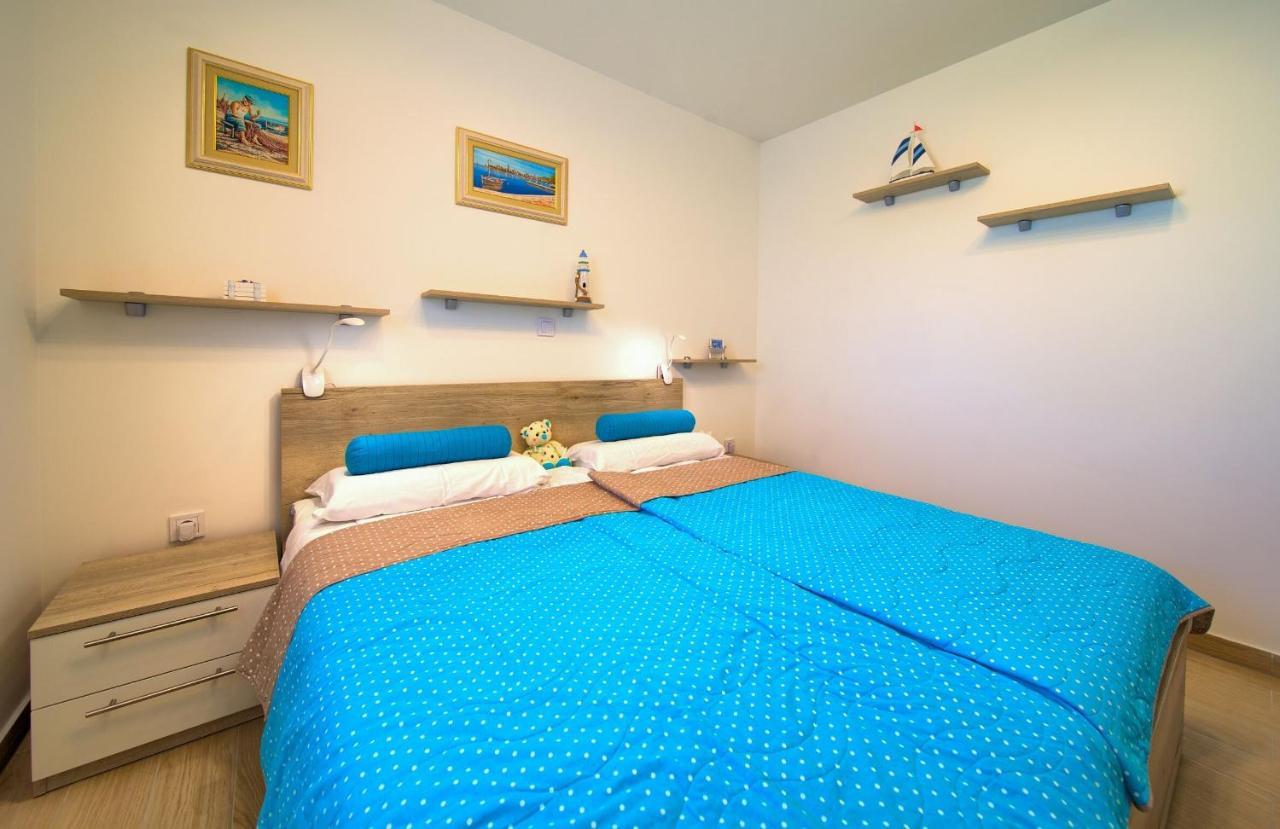 Apartment Crystal Aura Malinska Esterno foto