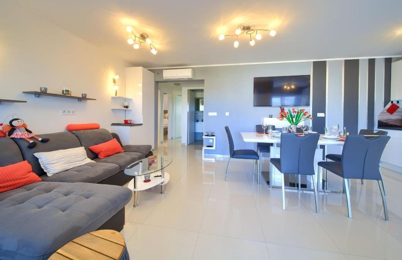 Apartment Crystal Aura Malinska Esterno foto