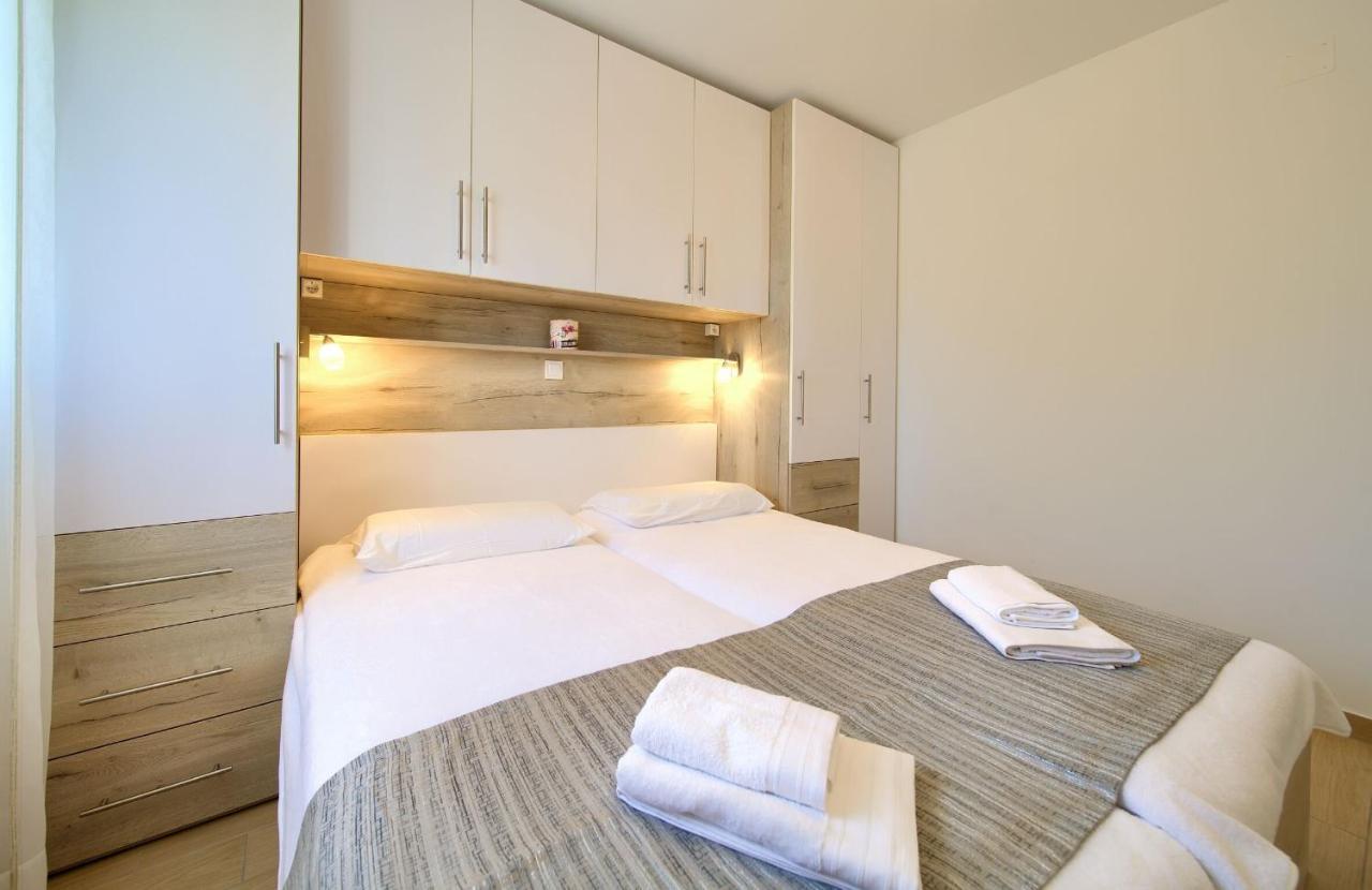 Apartment Crystal Aura Malinska Esterno foto