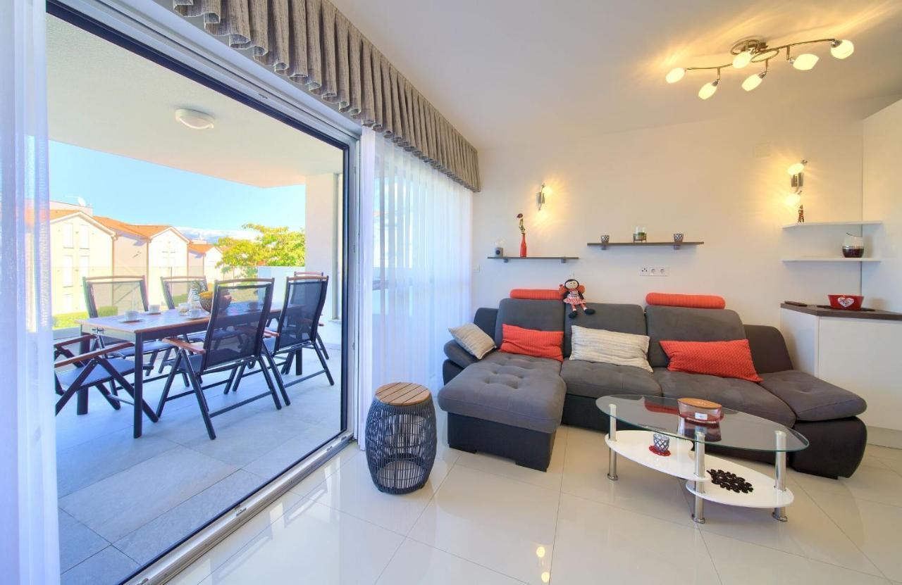 Apartment Crystal Aura Malinska Esterno foto